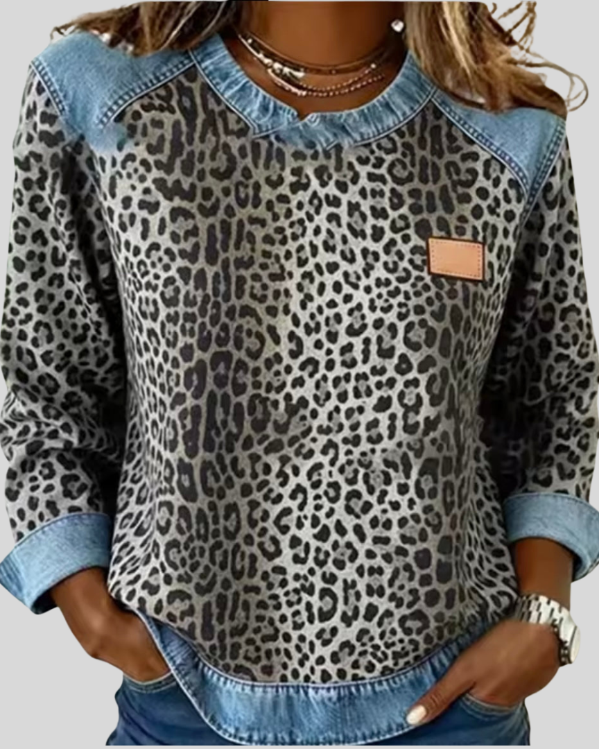 CLARA | Women's Leopard Print Sweater with Contrast Collar